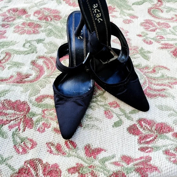 BCBG Slip on satin heels - Picture 3 of 4